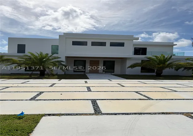 Photo 3 of Mansion for sale at 6190 Sw 128th St, Pinecrest, FL 33156 | MLS# A11951371 | Listing updated on 2026-09-25