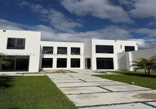 Photo 3 of Single family home for sale at 6190 Sw 128Th St, Pinecrest, FL 33156 | MLS# A11951371 | Listing updated on 2026-09-25