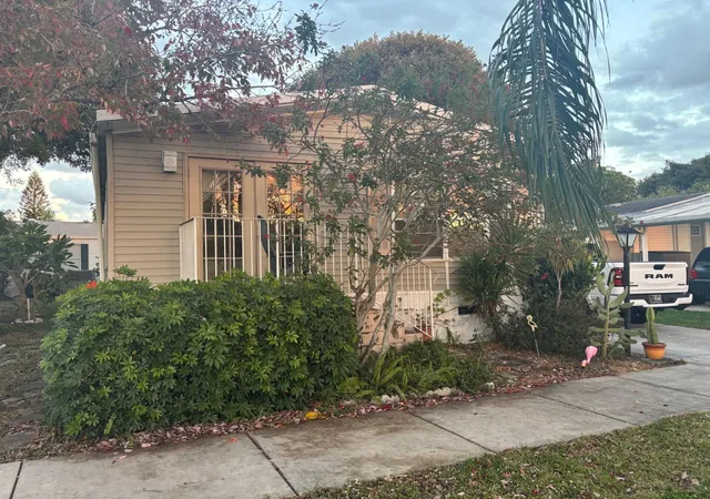 2nd image of 6566 Nw 34th Ave Lot#h009 Ave, Coconut Creek, FL 33073 | MLS# R11157219