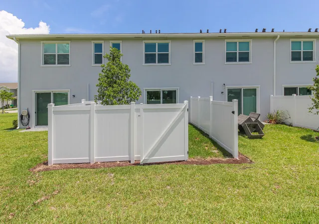 Homes for sale in Port St Lucie, FL | 640 Se Lake Falls St, Port St Lucie, FL 34984 | MLS# R11157230