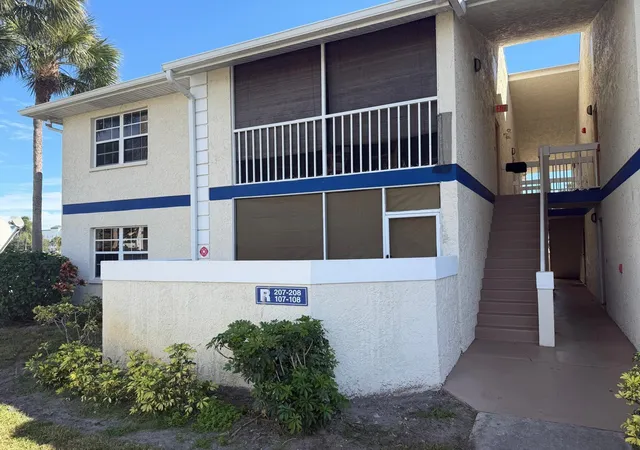 Homes for sale in Port St Lucie, FL | 1531 Se Royal Green Cir #107, Port St Lucie, FL 34952 | MLS# F10548075
