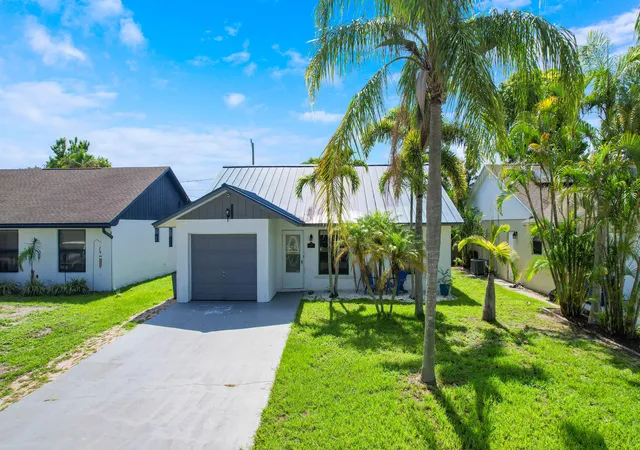 2nd image of 5929 Se Collins Ave, Stuart, FL 34997 | MLS# R11157267