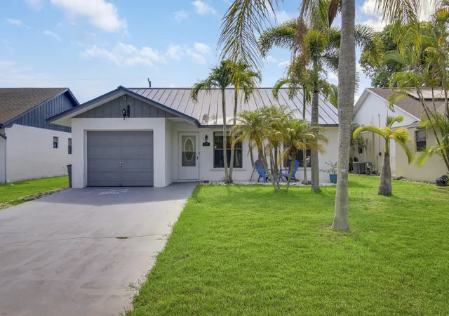 3rd image of 5929 Se Collins Ave, Stuart, FL 34997 | MLS# R11157267
