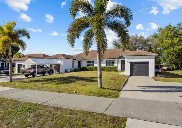 Homes for sale in Stuart, FL | 2593 Se Indian St, Stuart, FL 34997 | MLS# R11157312