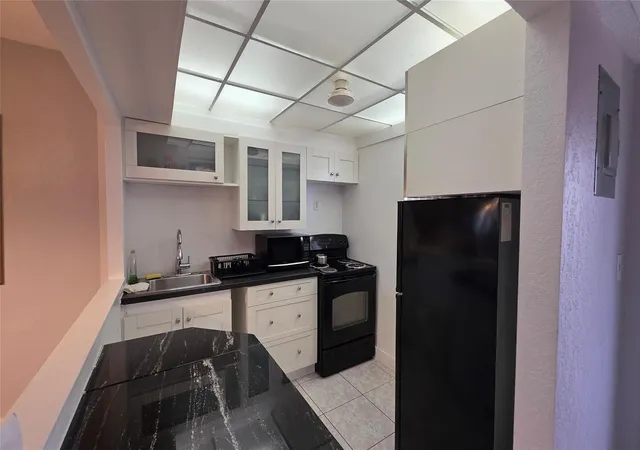 Homes for sale in Lauderdale Lakes, FL | 5111 W Oakland Park Blvd #104, Lauderdale Lakes, FL 33313 | MLS# F10548260