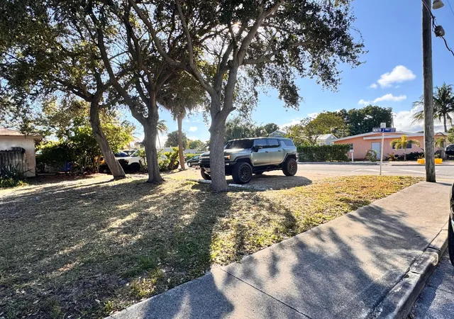 4th image of 717 8Th Ave N, Lake Worth Beach, FL 33460 | MLS# R11157415