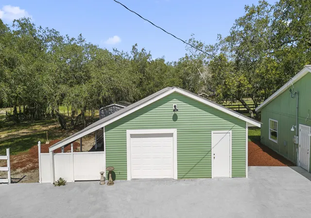 2nd image of 2011 Hartt Rd, Sebring, FL 33870 | MLS# R11157495
