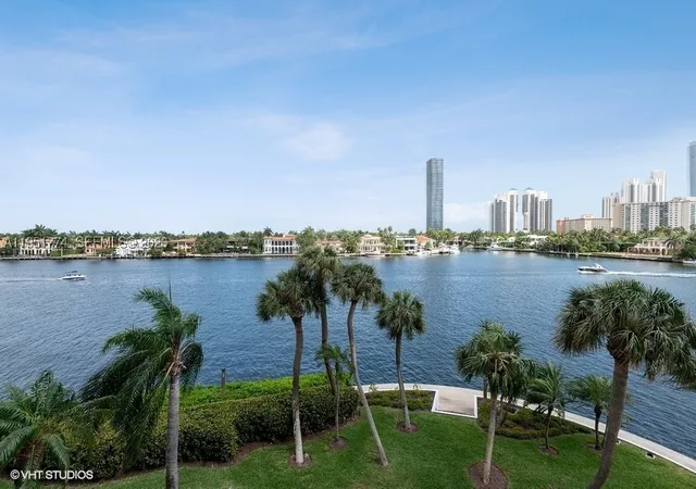 3rd image of 19707 Turnberry Way #4H, Aventura, FL 33180 | MLS# A11951774