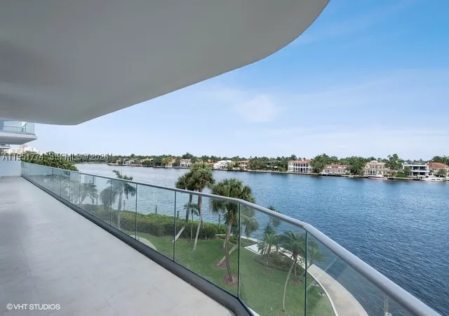 5th image of 19707 Turnberry Way #4H, Aventura, FL 33180 | MLS# A11951774