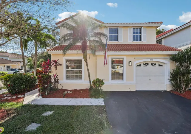 Homes for sale in Weston, FL | 972 Azure Ln, Weston, FL 33326 | MLS# F10543594