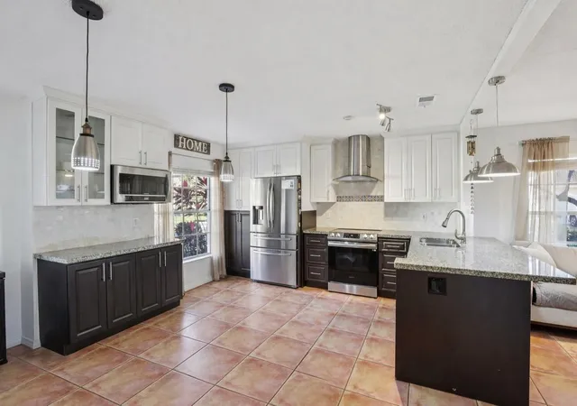 Homes for sale in Weston, FL | 972 Azure Ln, Weston, FL 33326 | MLS# F10543594
