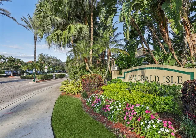 Homes for sale in Weston, FL | 972 Azure Ln, Weston, FL 33326 | MLS# F10543594