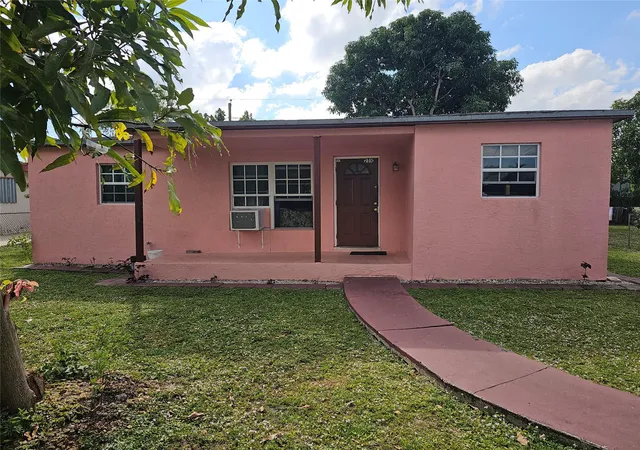 2nd image of 2510 Nw 6 St, Pompano Beach, FL 33069 | MLS# F10548368