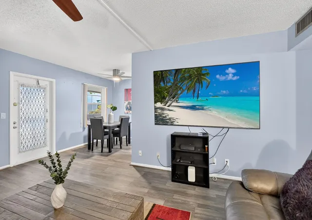 Homes for sale in Deerfield Beach, FL | 262 Ventnor R, Deerfield Beach, FL 33442 | MLS# R11157657