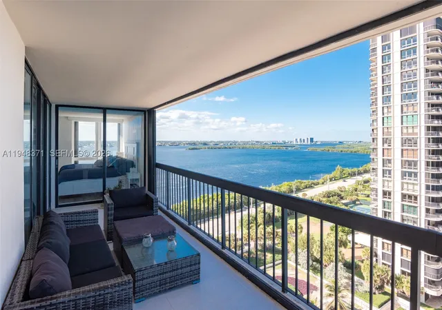 2nd image of 5380 Ocean Dr #15G, Singer Island, FL 33404 | MLS# A11948371
