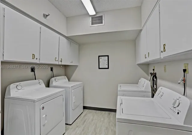 37th image of 5380 Ocean Dr #15G, Singer Island, FL 33404 | MLS# A11948371