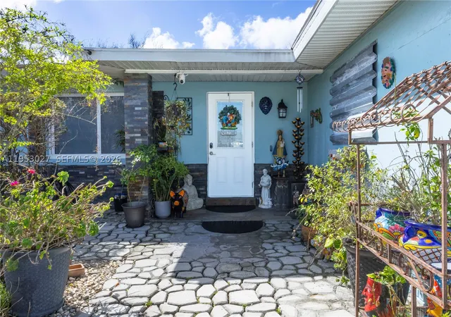 1st image of 1526 Ne 4th Terrace, Cape Coral, FL 33909 | MLS# A11953027