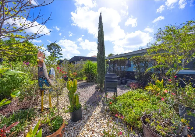2nd image of 1526 Ne 4th Terrace, Cape Coral, FL 33909 | MLS# A11953027