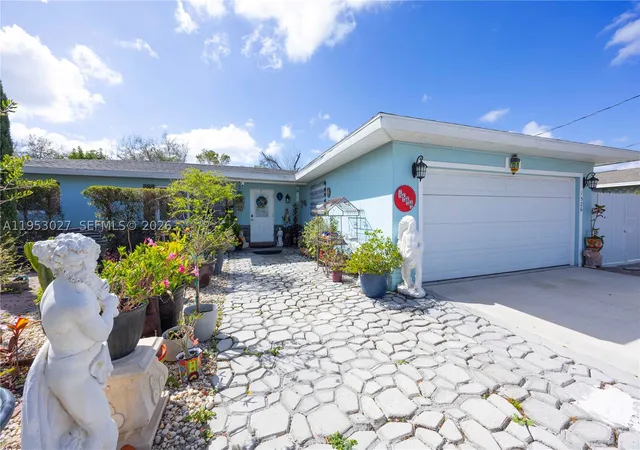 3rd image of 1526 Ne 4Th Terrace, Cape Coral, FL 33909 | MLS# A11953027