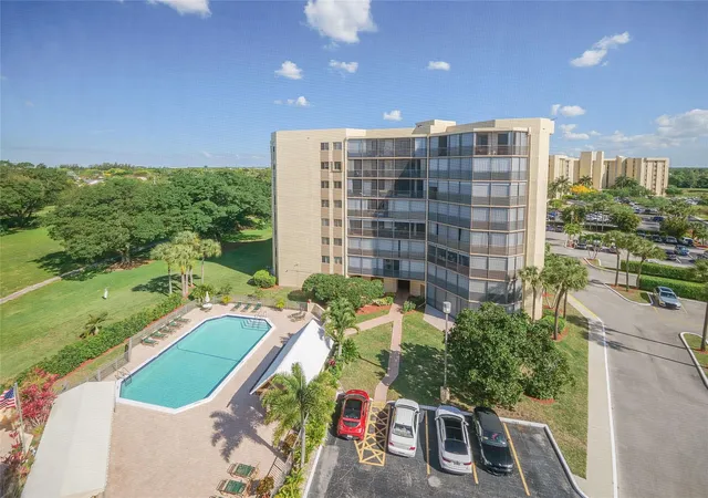 4th image of 7100 Radice Ct #708, Lauderhill, FL 33319 | MLS# F10548579