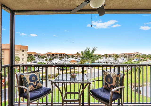 1st image of 901 Seafarer Cir #403, Jupiter, FL 33477 | MLS# R11158045
