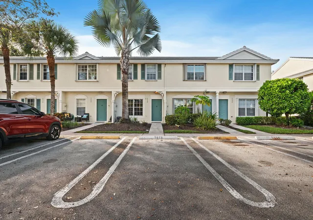 2nd image of 5628 Nw 99th Ln, Coral Springs, FL 33076 | MLS# R11158050