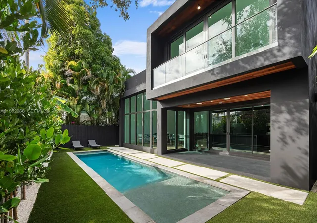Homes for sale in Miami, FL | 30 Ne 50th St, Miami, FL 33137 | MLS# A11952368