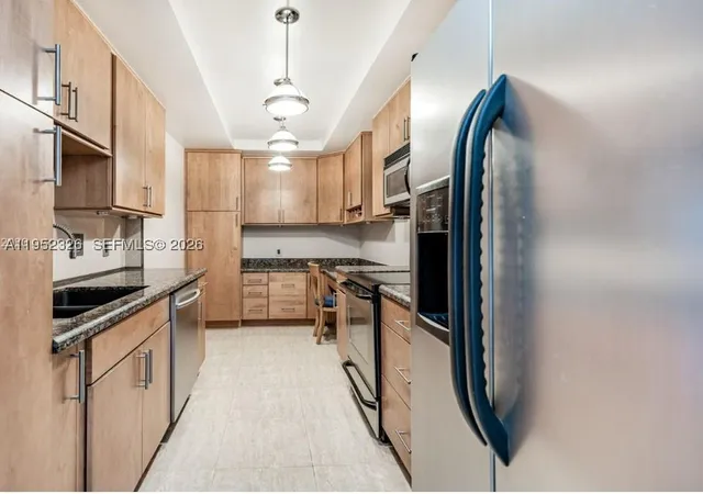 Homes for sale in Hollywood, FL | 4001 Hillcrest Dr #914, Hollywood, FL 33021 | MLS# A11952326