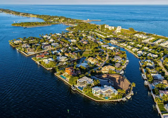 4th image of 92 Island Dr S, Ocean Ridge, FL 33435 | MLS# R11158120