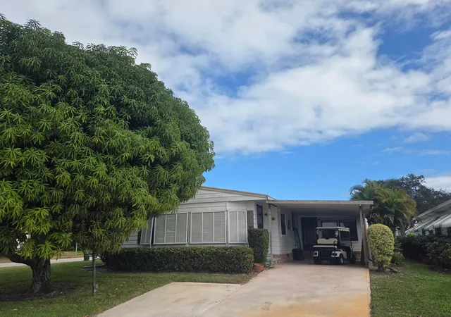 Homes for sale in Hobe Sound, FL | 7761 Se Shenandoah Dr, Hobe Sound, FL 33455 | MLS# R11158476