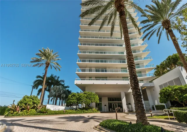 Homes for sale in Miami Beach, FL | 10 Venetian Way #604, Miami Beach, FL 33139 | MLS# A11952703