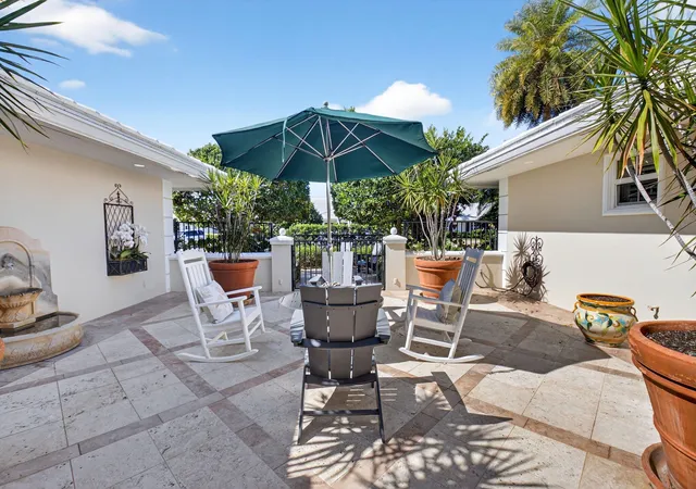 5th image of 11740 N Lake Dr, Boynton Beach, FL 33436 | MLS# R11158697