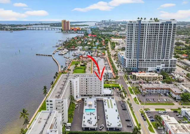 3rd image of 301 Lake Shore Dr, Lake Park, FL 33403
