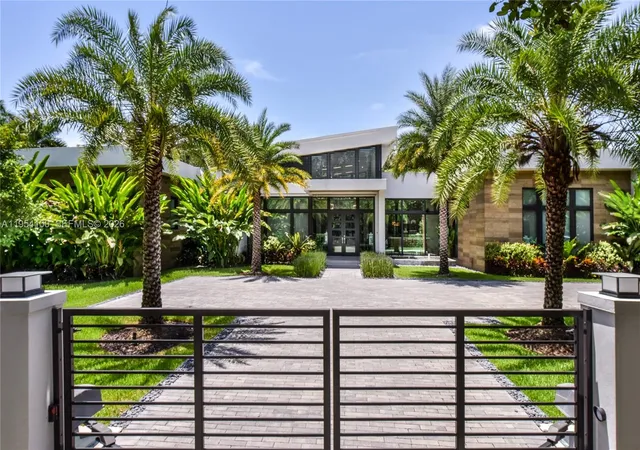 2nd image of 11050 Sw 69th Ave, Pinecrest, FL 33156 | MLS# A11954100