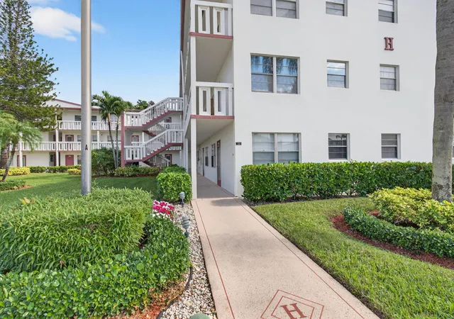 Homes for sale in Boca Raton, FL | 321 Fanshaw H, Boca Raton, FL 33434