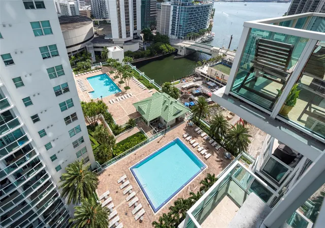 3rd image of 41 Se 5Th St #1315, Miami, FL 33131 | MLS# F10548795