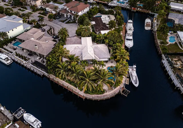 Homes for sale in Lighthouse Point, FL | 2311 Ne 47th St, Lighthouse Point, FL 33064 | MLS# R11158907