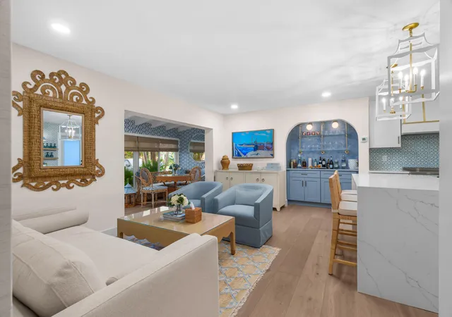 1st image of 7 Fayette Dr, Boynton Beach, FL 33435 | MLS# R11158951