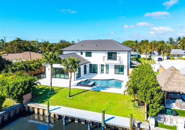 1st image of 8 Leeward Cir, Jupiter, FL 33469 | MLS# F10549204