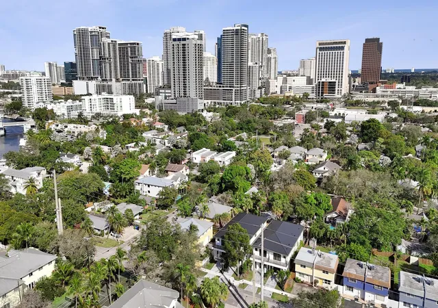 3rd image of 602 Sw 7Th Ave, Fort Lauderdale, FL 33315 | MLS# F10548851