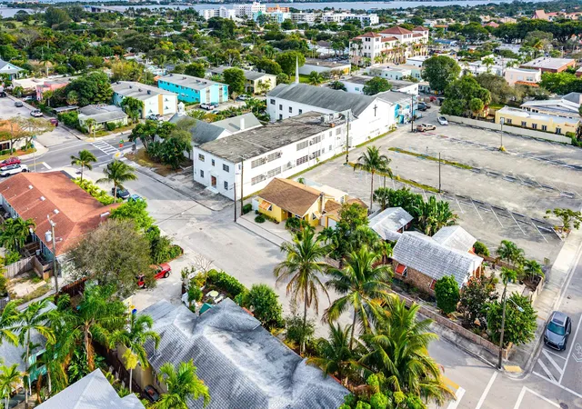 39th image of FL | 411 3rd Ave N,FL 33460 | MLS# R11159049