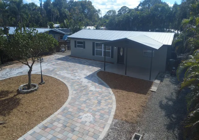 2nd image of 507 Sw North River Point Dr, Stuart, FL 34994 | MLS# R11159071