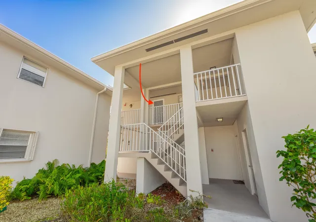 Homes for sale in Port St Lucie, FL | 33 Lake Vista Trl #202, Port St Lucie, FL 34952 | MLS# R11159084