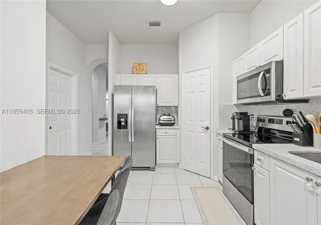 3rd image of 1940 Se 24Th Ter, Homestead, FL 33035 | MLS# A11955408
