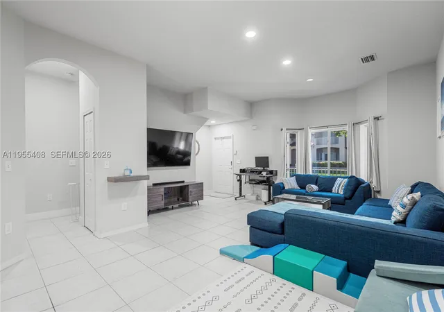 5th image of 1940 Se 24Th Ter, Homestead, FL 33035 | MLS# A11955408