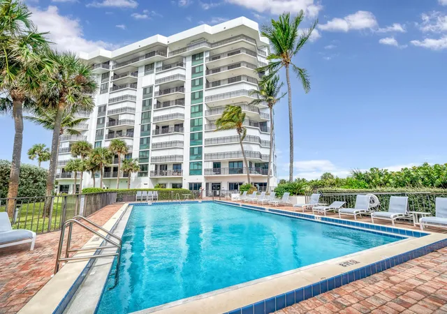 Homes for sale in Hutchinson Island, FL | 2800 N Hwy A1a #302, Hutchinson Island, FL 34949 | MLS# R11159092