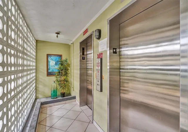 Homes for sale in Hollywood, FL | 1425 Arthur St #202A, Hollywood, FL 33020 | MLS# F10549307