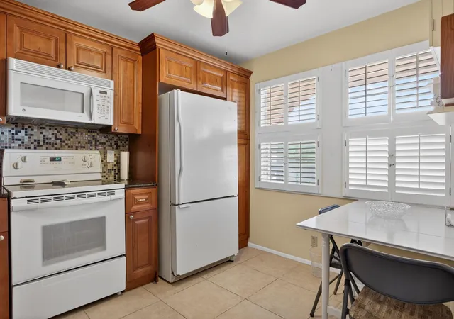5th image of 2003 Granada Dr, Coconut Creek, FL 33066