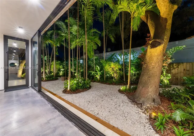 43rd image of 1000 Nw 9th Ct, Miami, FL 33136 | MLS# A11955793