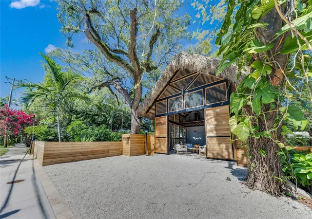 4th image of 1000 Nw 9Th Ct, Miami, FL 33136 | MLS# A11955793